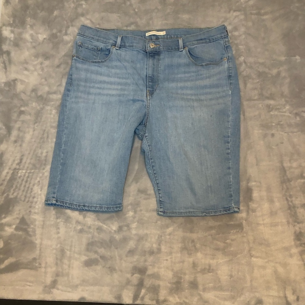 Levi's Men's Classic Bermuda Shorts Stonewashed Light Blue Size 34
